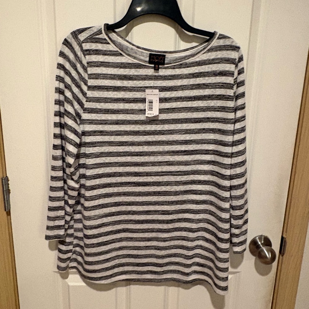 Mod Lusive Striped Long Sleeve Slub Top in Black and White